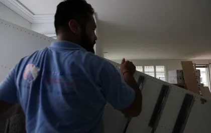 ZH-Umzug-Möbeltransport-Mitarbeiter