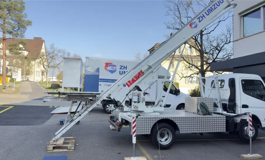 ZH-Umzug-Ein-und-Auspacken-umzug-mit-moebellift-vorort